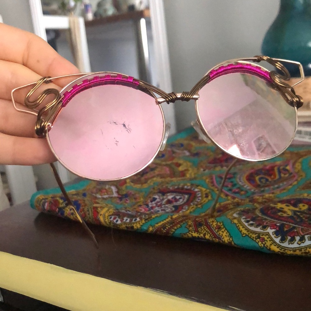 Wire wrapped reflective glasses